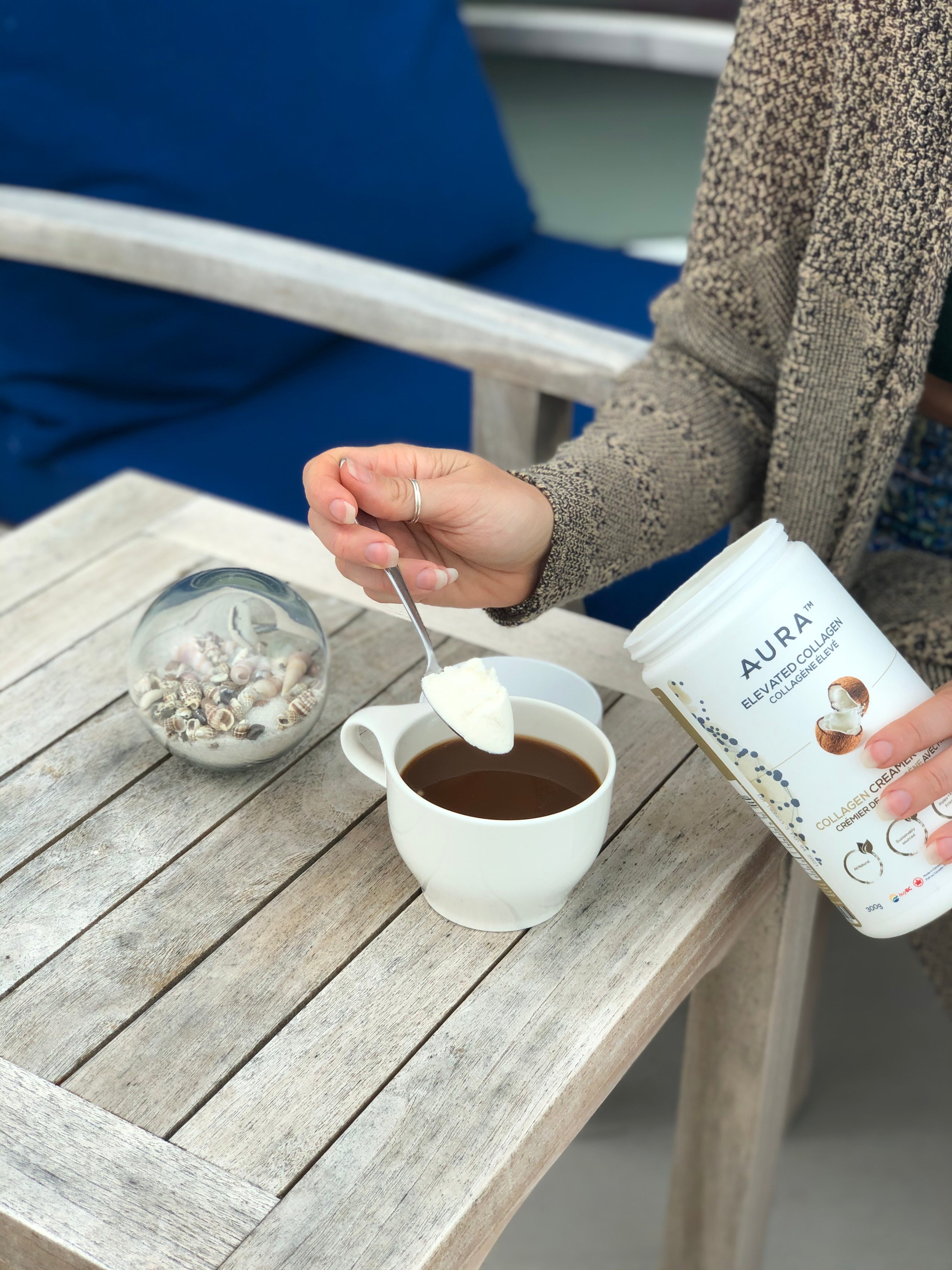 Adding Aura Elevated Collagen to drink